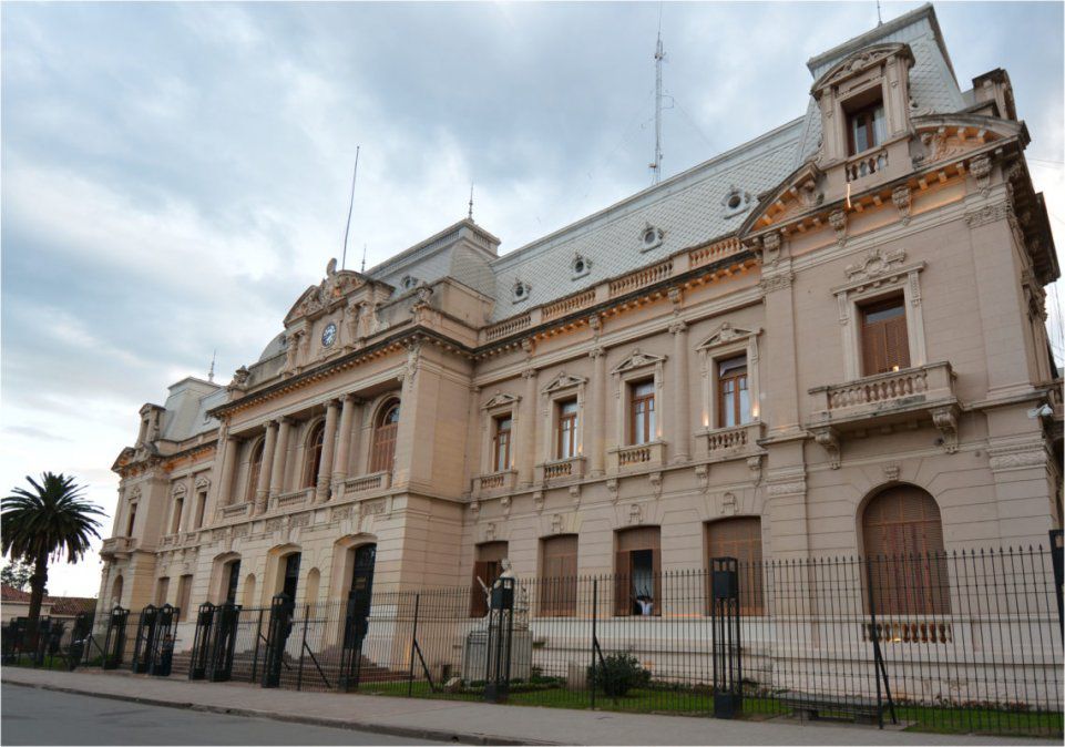 Desde Casa de Gobierno de la provincia informaron que los estatales tendrán un aumento del 10% en sus haberes