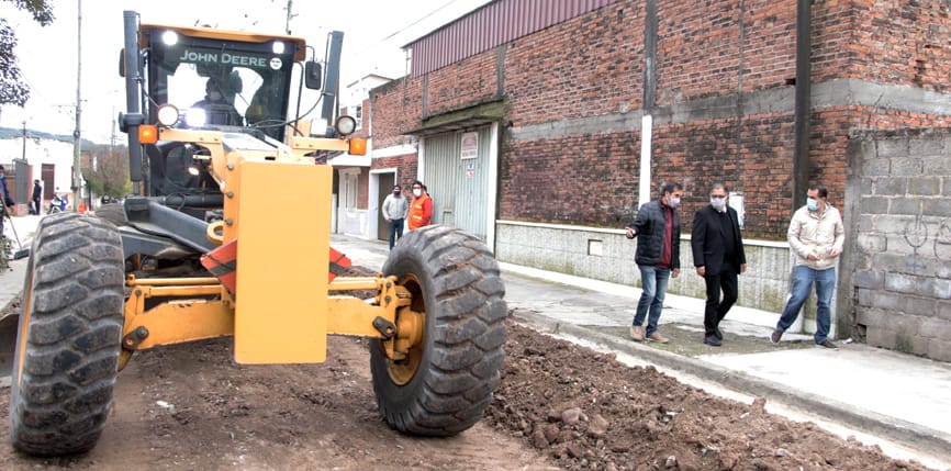 El intendente Jorge recorrió la nueva obra de pavimentación en Cuyaya