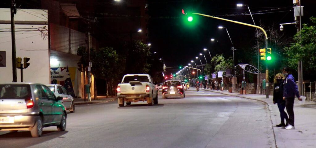 Continúa la renovación de luminarias en el centro de la ciudad