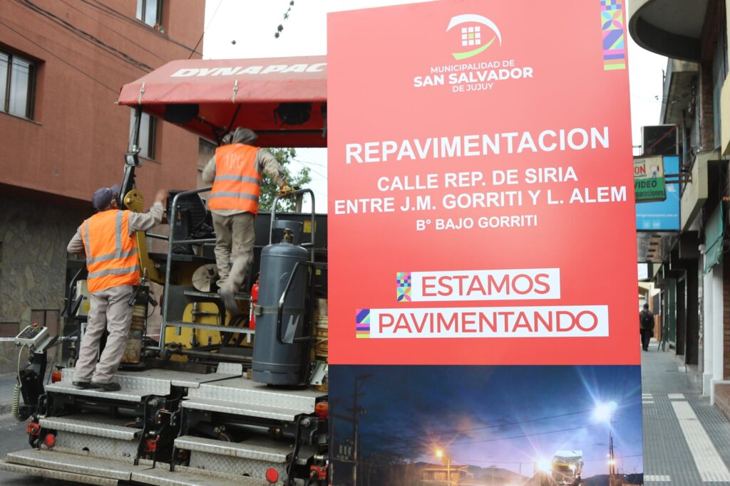 La municipalidad capitalina inició un plan mediante el cual se repavimentarán 50 calles de la ciudad