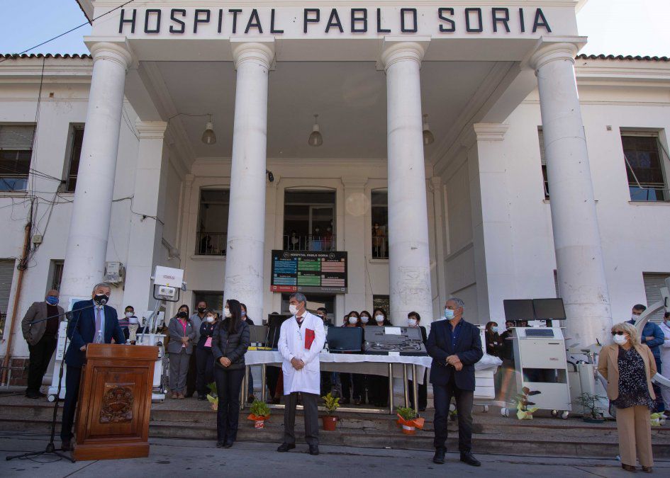 El gobernador Morales durante el acto de presentación del nuevo equipamiento para el Hospital Pablo Soria