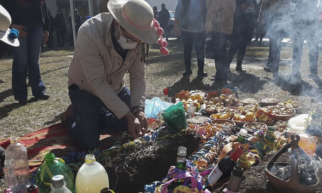 Concejales rindieron homenaje a la Pachamama.