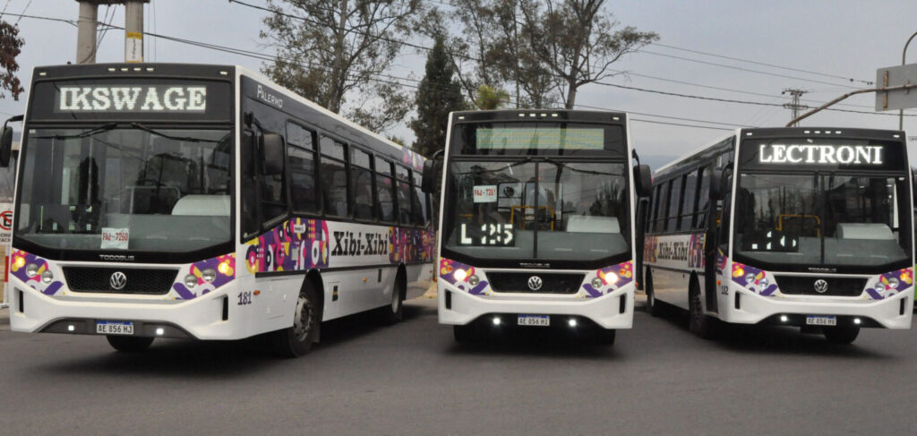 El Intendente Raúl “Chuli” Jorge acompañó la presentación de tres nuevos colectivos 0km.