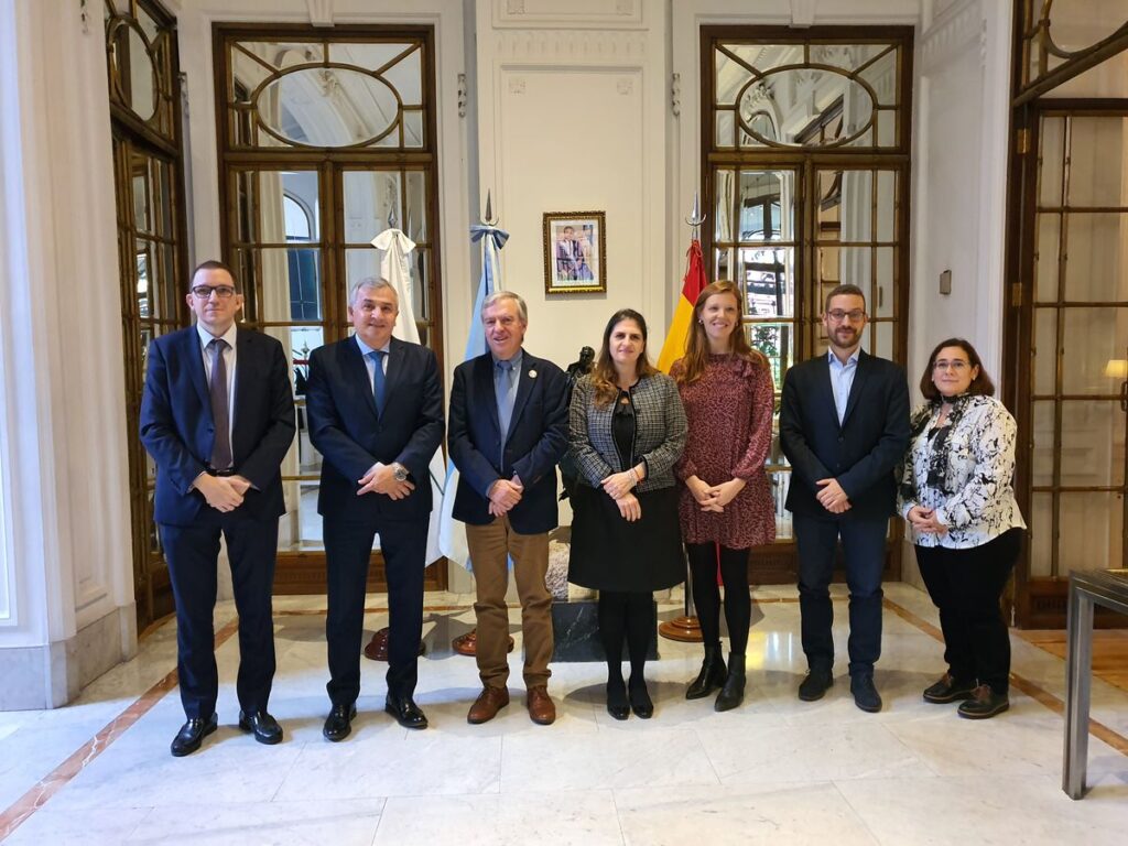 El Gobernador de Jujuy se reunió con la Unión Española Fotovoltaica (UNEF), en la que ratificó su decisión de seguir avanzando en la producción de energía limpia.