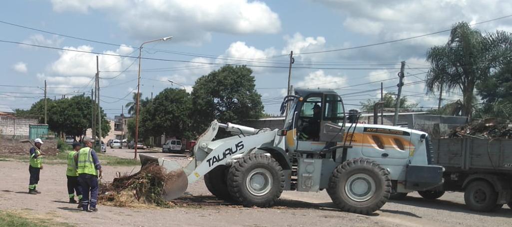 La municipalidad de S. S. de Jujuy viene realizando trabajos para la erradicación de micro basurales y focos potencialmente peligrosos.