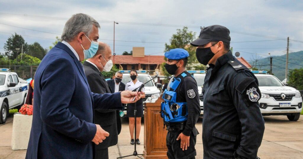 El Gobernador Gerardo Morales encabezó el acto de entrega del nuevo equipamiento para seguridad, con unidades cero kilómetro a la Policía de la Provincia.