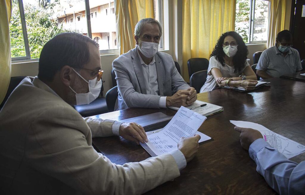 El presidente del Concejo Deliberante, Lisandro Aguiar y el concejal José Rodríguez Bárcena, recibieron a las autoridades del Centro Vecinal de Barrio Norte.