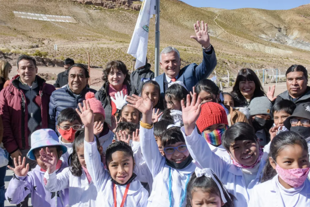 El Gobernador Morales encabezó el acto en que se inauguró el nuevo edificio del Colegio Secundario N° 18 de Coranzulí, departamento Susques. 