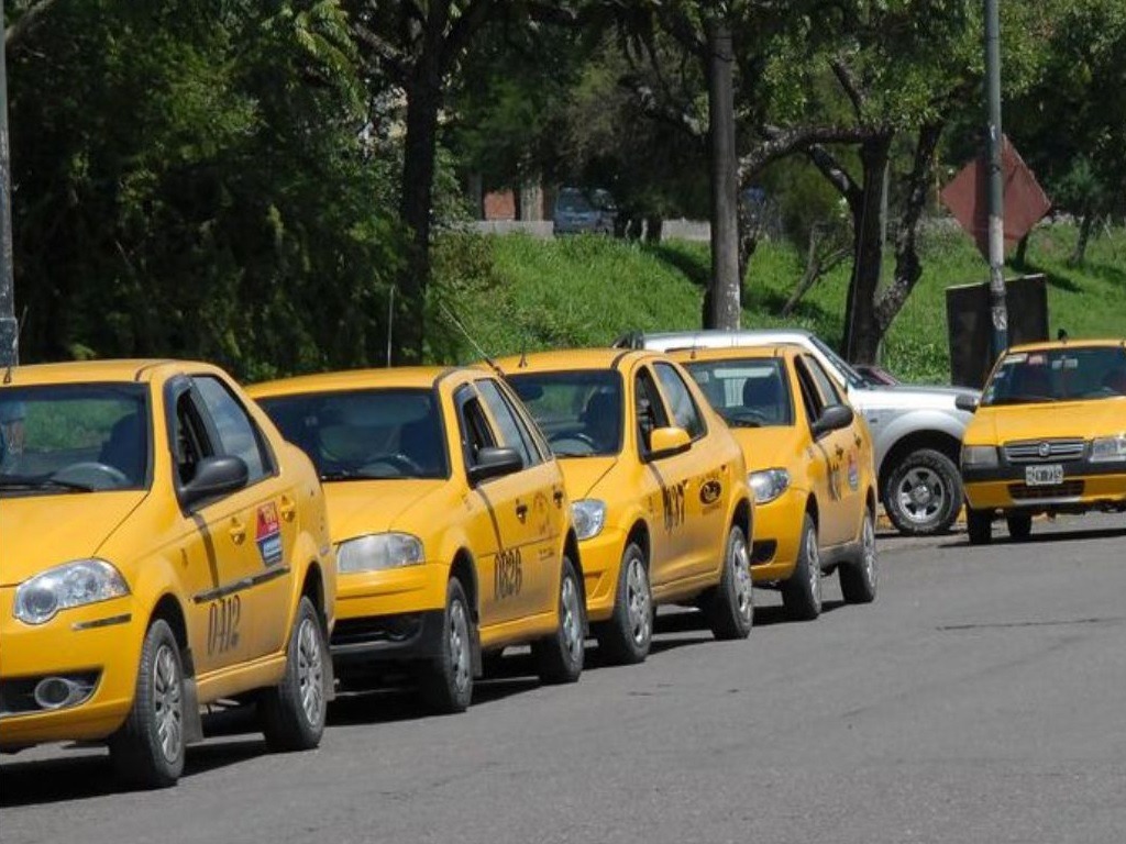 La Dirección de Tránsito y Transporte informó que a partir del lunes 8 de agosto entra en vigencia el nuevo cuadro tarifado para los taxis amarillos.