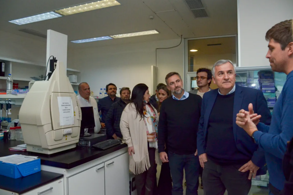 El Gobernador recorrió instalaciones de la firma Bioceres en Santa Fe, a los fines de tender vínculos que permitan consolidar el perfil innovador y desarrollista de Jujuy, aprovechando y ampliando los progresos logrados en el campo científico y tecnológico a partir del cannabis medicinal y el cáñamo.