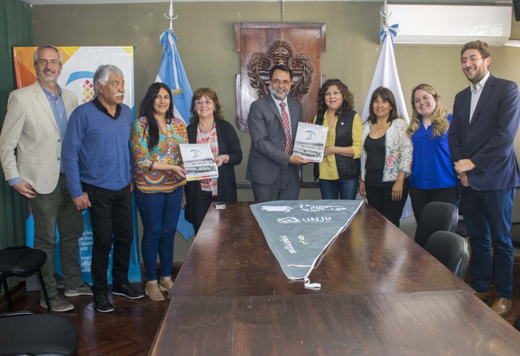 En instalaciones del Concejo Deliberante se realizó la entrega de la minuta que declara de Interés Municipal el “IX Encuentro Latinoamericano de “Prunus Sin Fronteras “, que se concretará en nuestra ciudad.