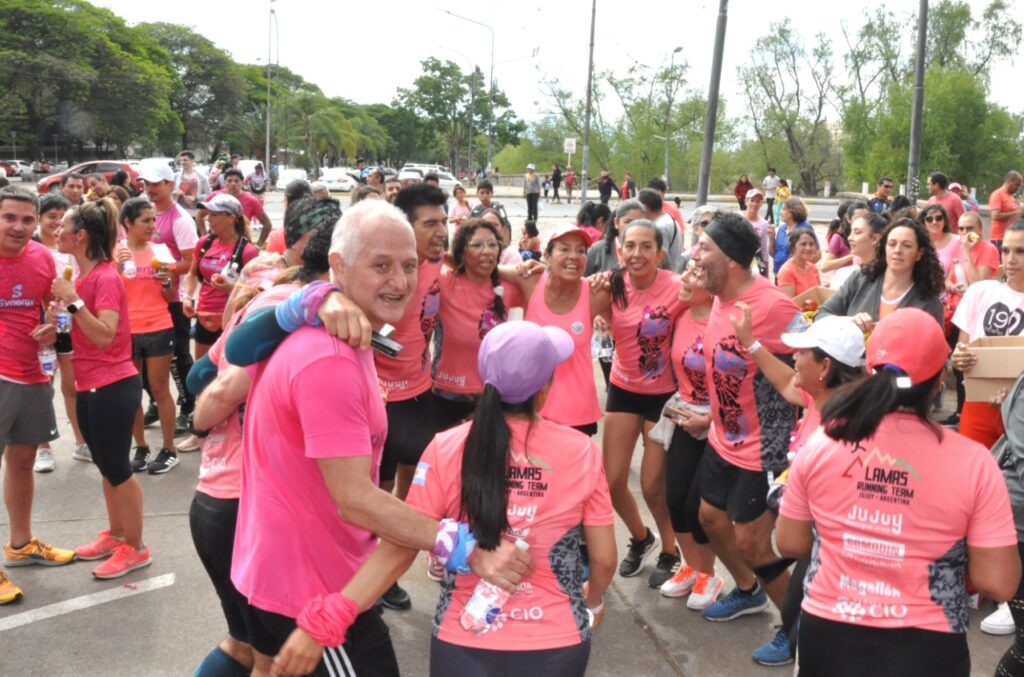 Este domingo, con motivo del Mes del Cáncer de Mama, se celebró la Maratón y Caminata Rosa en San Salvador de Jujuy.