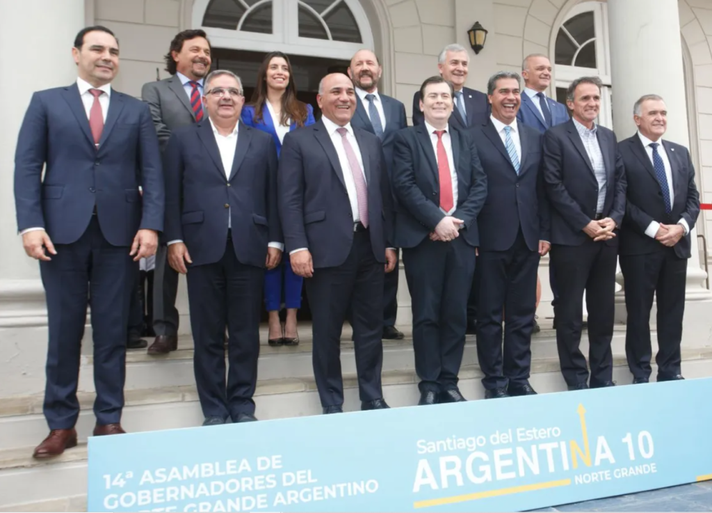 El Gobernador de la Provincia participó del 14° encuentro de gobernadores del Norte Grande, ocasión en la que se diagramó una agenda de pedidos a Nación sobre estrategias de financiamiento para el Corredor Bioceánico.