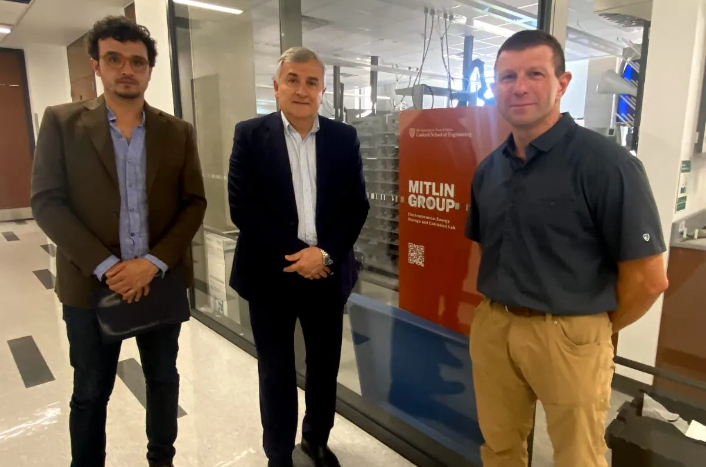 El gobernador Gerardo Morales y el presidente de Cannava, Gastón Morales, se reunieron con el profesor David Mitlin, especialista en ciencia de materiales de la Universidad de Texas.