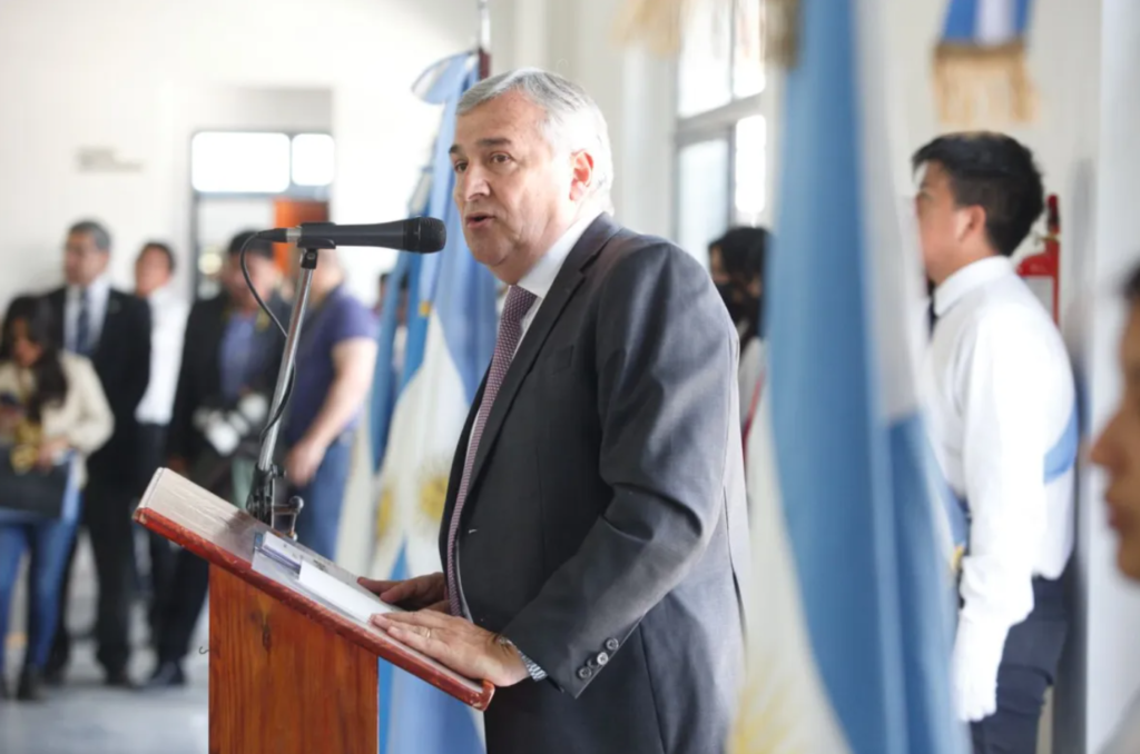 El gobernador dejó inaugurada la Escuela Secundaria N° 67, en el barrio San Vicente de Monterrico, construida con la renta generada por la Planta Solar Cauchari.