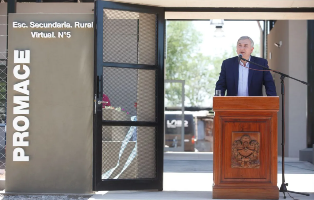 El gobernador inauguró el edificio de la Escuela Rural Virtual 5 de Palma Sola en el marco del Programa de Mejora y Acceso a la Calidad Educativa (PROMACE).